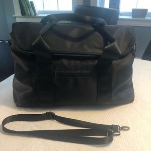 Fabletics Grip Tote Pocket Bag (Black)